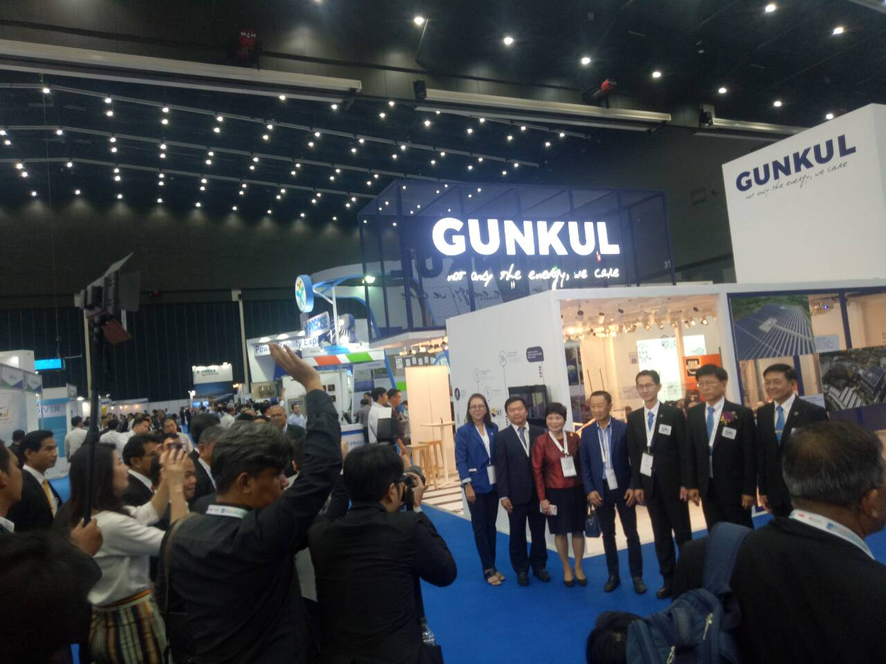 1554174122775561.png blob.png